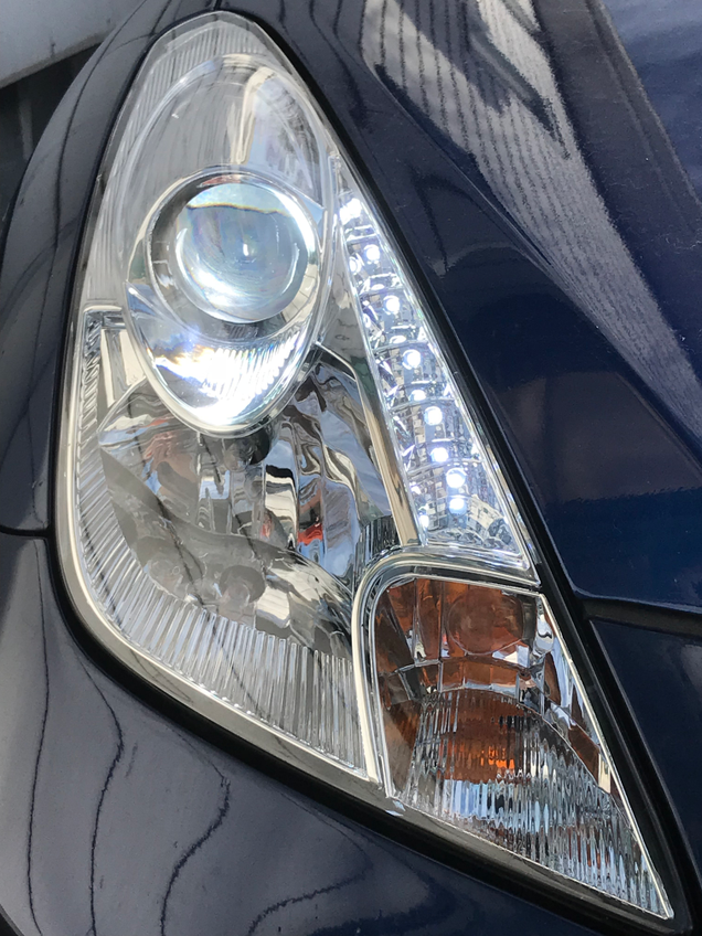 Close-up of the headlight with those LED DRLs. :)